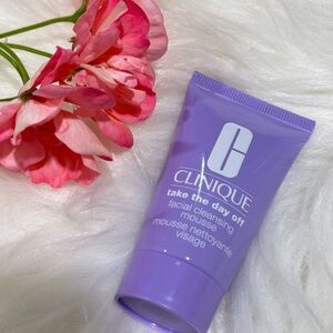 Clinique Purple Facial Cleansing Mousse